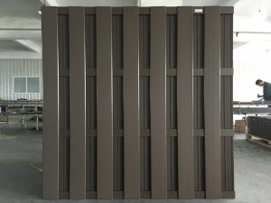 Tradycyjne ogrodzenie z solidnego, hurtowego, kompozytowego ekranu o wymiarach 150 x 8 mm, odpornego na warunki atmosferyczne kompozytowego ogrodzenia ogrodowego wpc