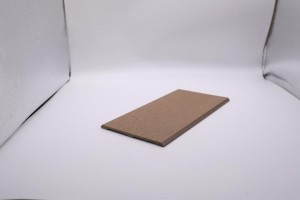Tradycyjne ogrodzenie z solidnego, hurtowego, kompozytowego ekranu o wymiarach 150 x 8 mm, odpornego na warunki atmosferyczne kompozytowego ogrodzenia ogrodowego wpc